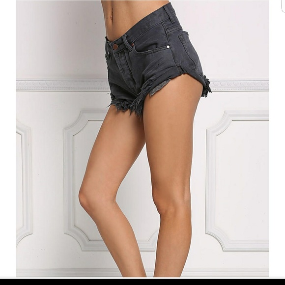 Charcoal Frayed Bandit Cuffed Shorts - Picture 3 of 6